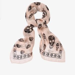 Skull scarf